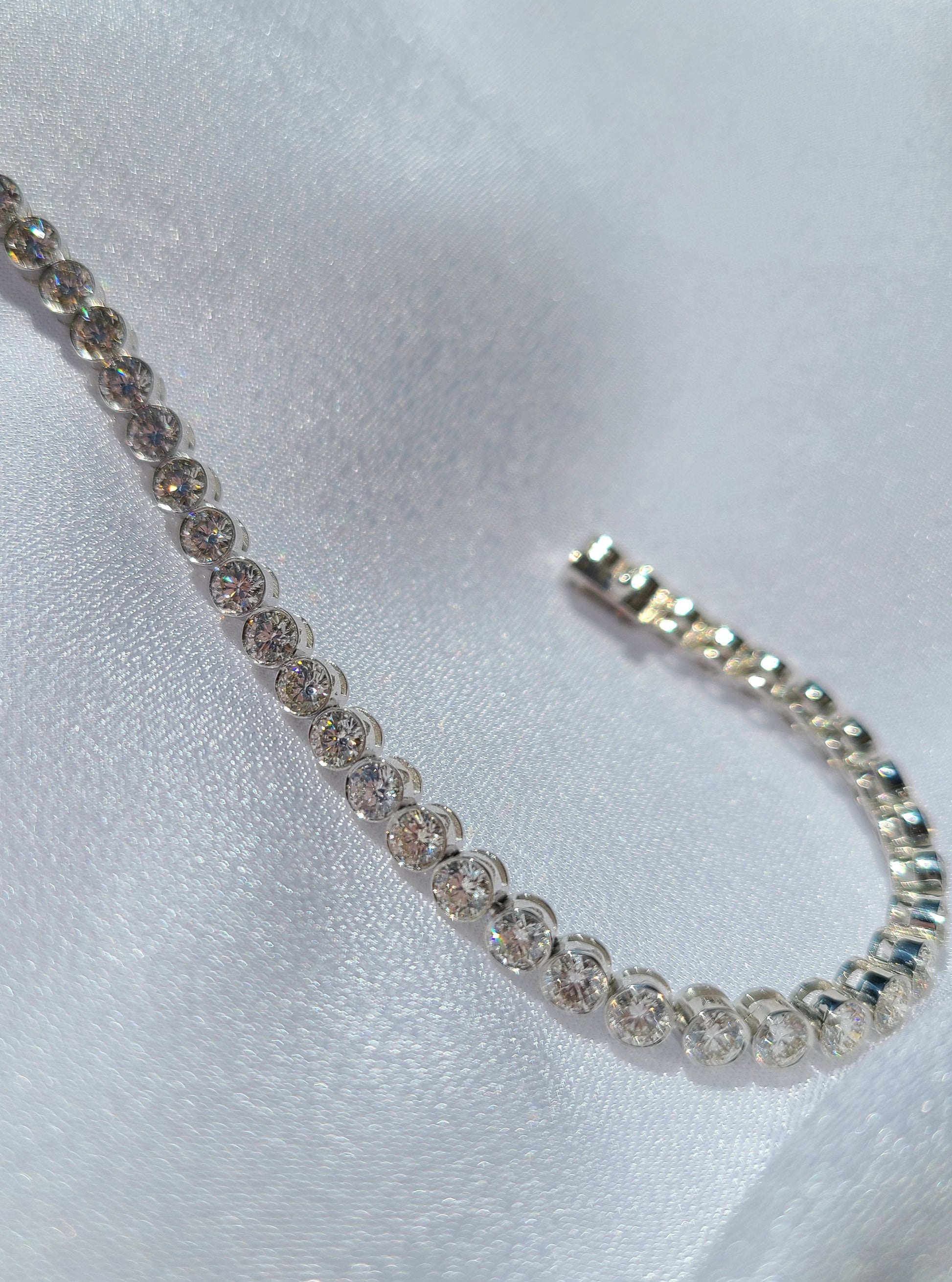 HAVANA Diamond Tennis Bracelet in 14k Gold (Bezel Setting)