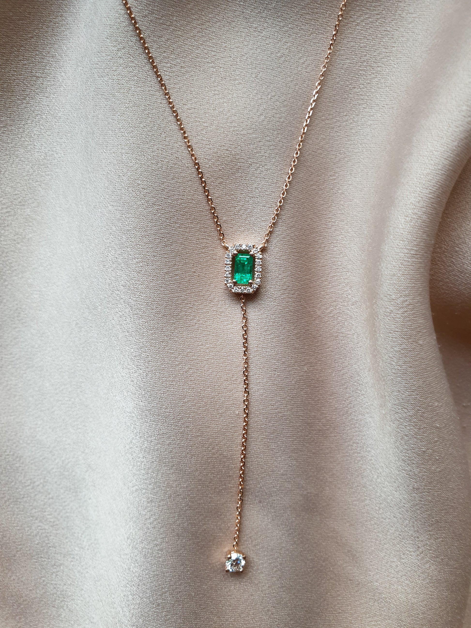 Classy Y shaped necklace in 14k gold with emerald and natural diamonds