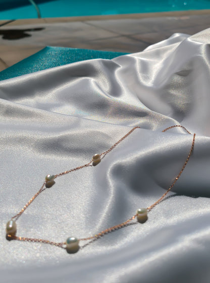  classy 5 pearls necklace in 14K rose gold